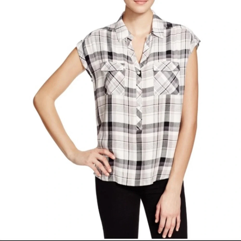 Soft Joie size xsmall white & black plaid top